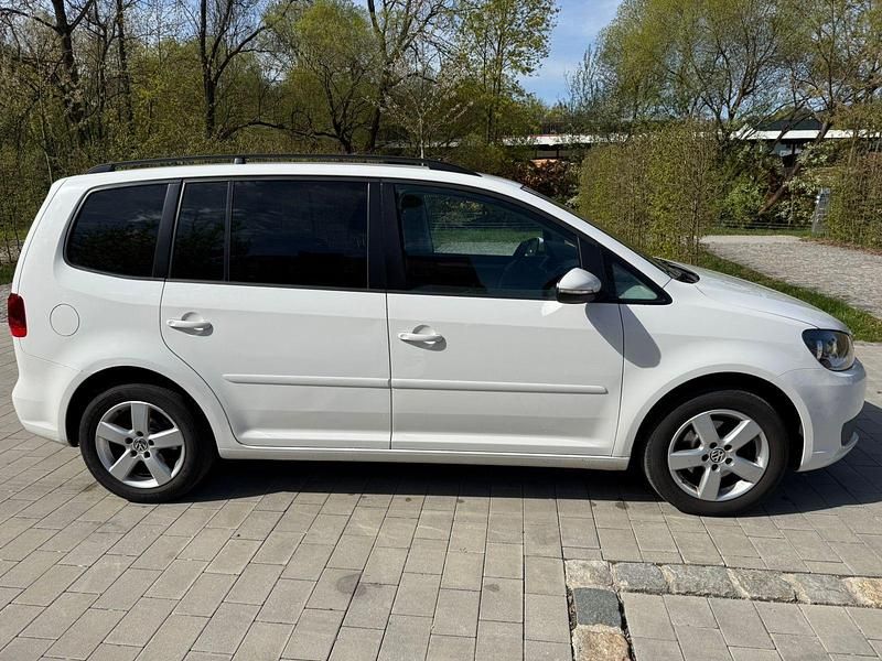 Gebraucht VW Touran 2012 Weiß Van / Kleinbus