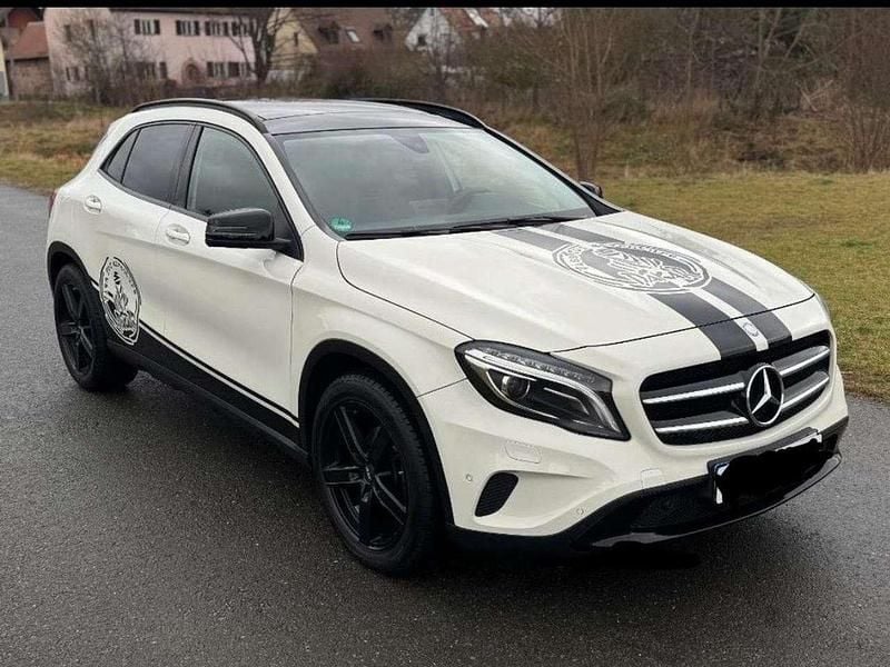 Gebraucht Mercedes GLA200 156 PS (114 kW) 2016 Weiß SUV