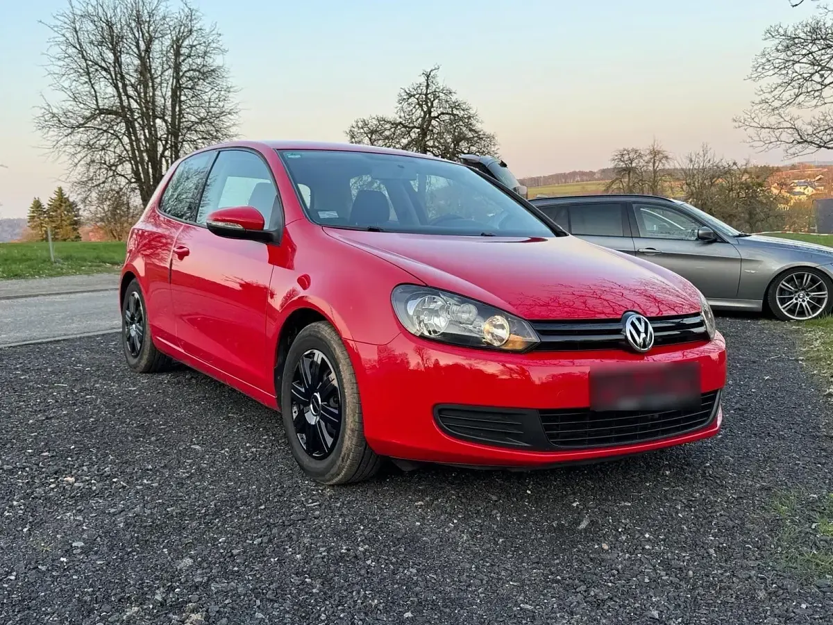 Gebraucht VW Golf VI 80 PS (58 kW) 2009 Rot Kleinwagen
