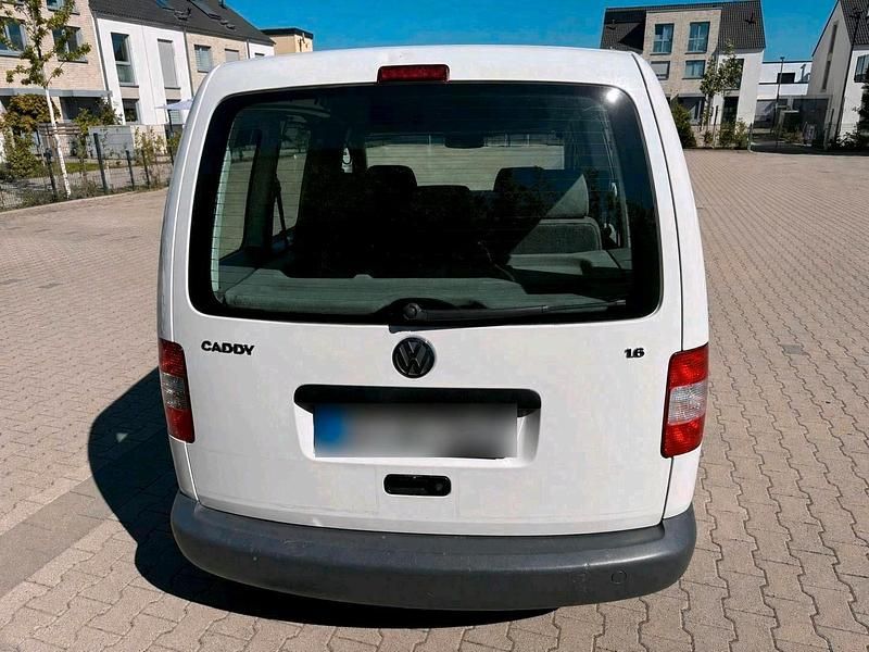 Używany VW Caddy Life 102 KM (75 kW) 2004 Biały Minivan