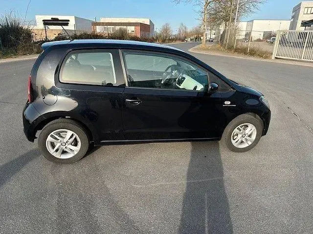 Używany Seat Mii Chic 60 KM (44 kW) 2015 Czarny Hatchback