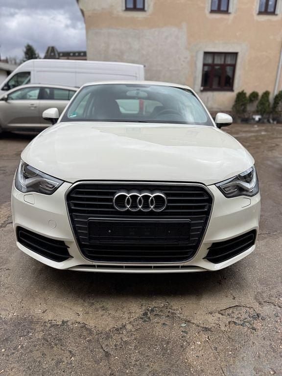 Gebraucht Audi A1 86 PS (63 kW) 2010 Weiß Kleinwagen