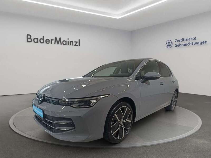 Grau Gebraucht 2024 VW Golf VIII Style Limousine | 30.880 € (Fairer Preis) - Bild 1/4