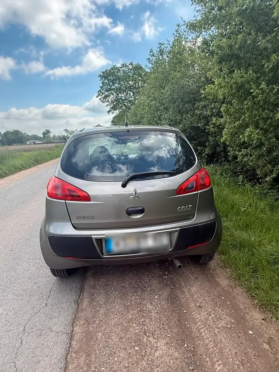 Gebraucht Mitsubishi Colt 75 PS (55 kW) 2008 Grau Kleinwagen