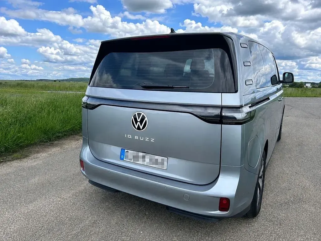 Gebraucht VW ID. Buzz Pro 210 kW (286 PS) 2025 Silber Van / Kleinbus