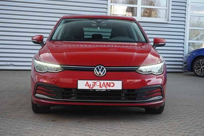 Gebraucht VW Golf VIII Active 150 PS (110 kW) 2021 Kings red metallic (metallic) Limousine