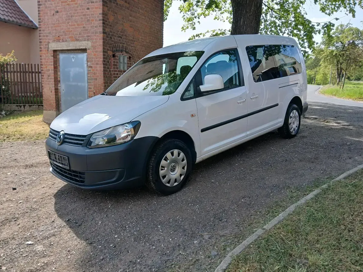 Używany VW Caddy Maxi Trendline 105 KM (77 kW) 2011 Minivan
