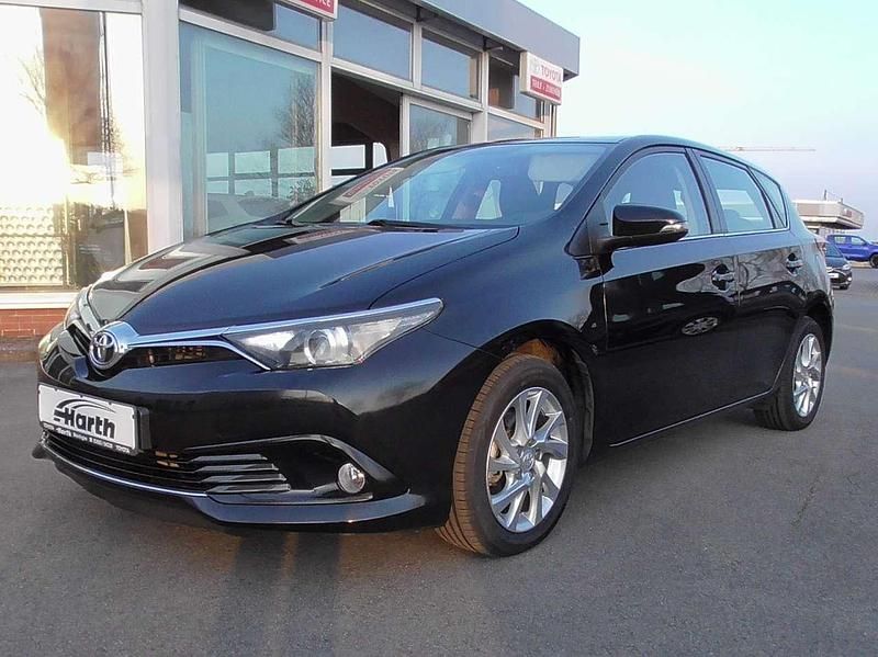 Gebraucht Toyota Auris 116 PS (85 kW) 2016 Black mica / ink Limousine