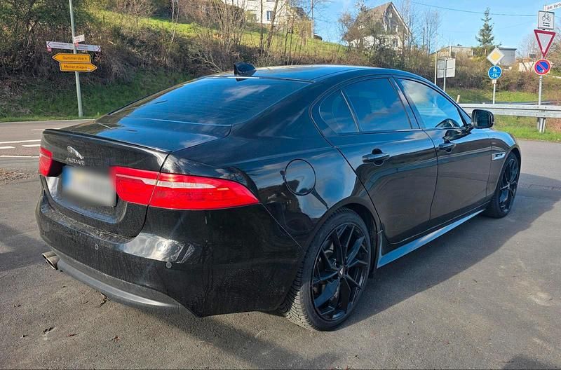 Gebraucht Jaguar XE R 179 PS (131 kW) 2017 Schwarz Limousine