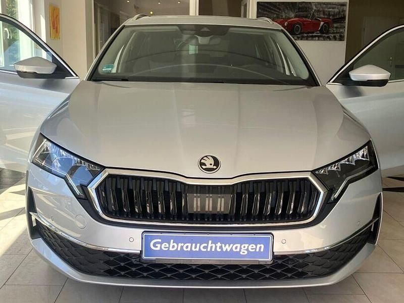 Gebraucht Skoda Octavia Selection 150 PS (110 kW) 2024 Brilliantsilber Kombi