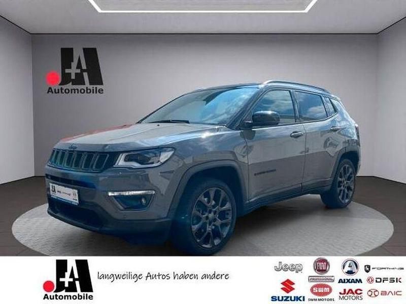 Grau Gebraucht 2020 Jeep Compass SUV | 24.489 € (Fairer Preis) - Bild 1/4