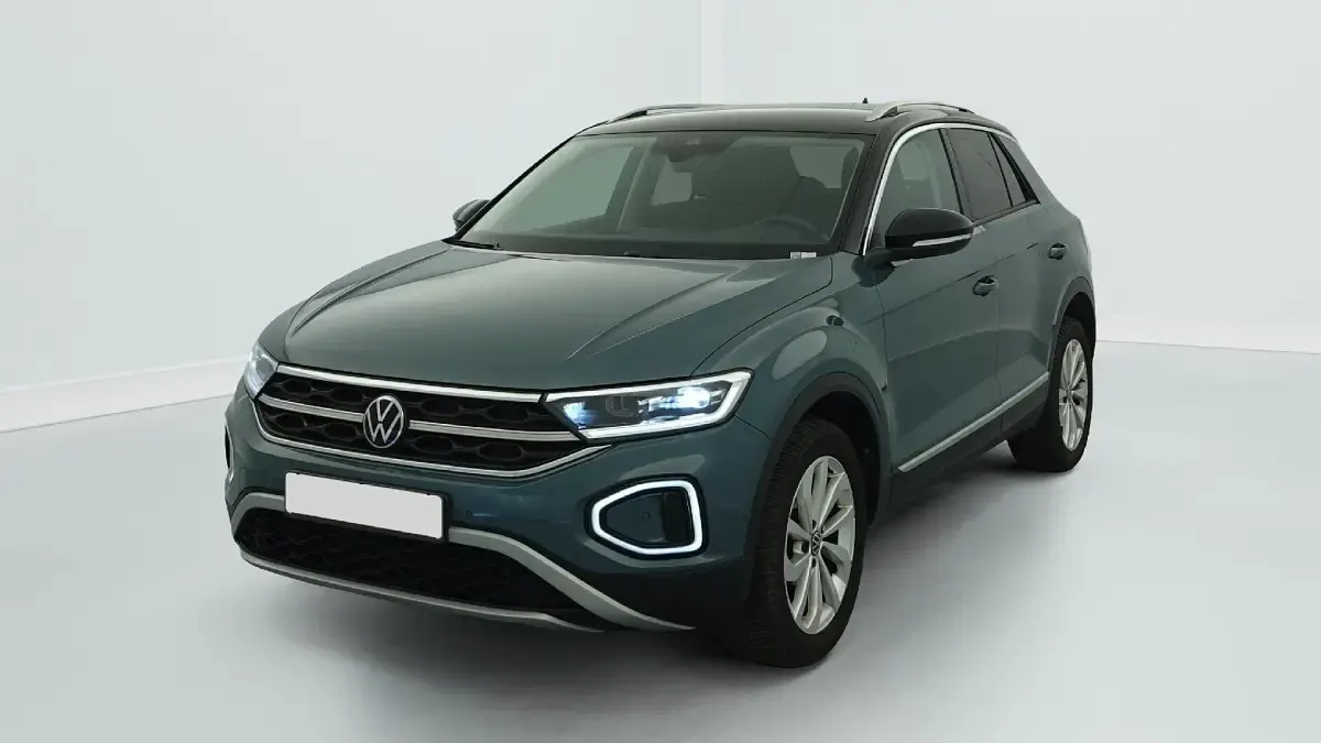Gebraucht VW T-Roc Style 110 PS (80 kW) 2023 Blau (bleu petrole / toit noir (z3a1)) SUV
