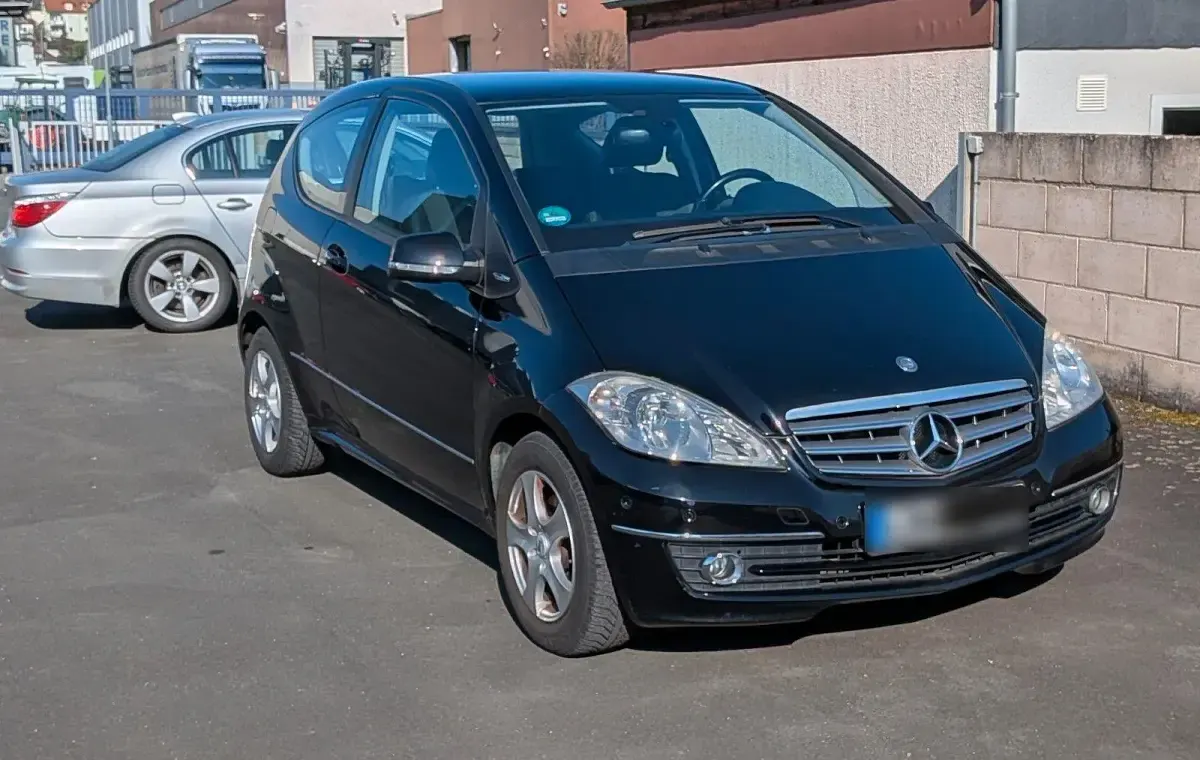 Gebraucht Mercedes A180 Elegance 116 PS (85 kW) 2009 Schwarz Van / Kleinbus