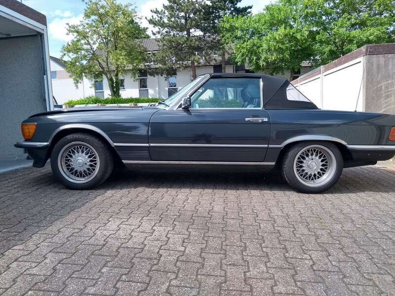 Schwarz Gebraucht 1989 Mercedes SL300 Cabrio | 35.000 € - Bild 1/4