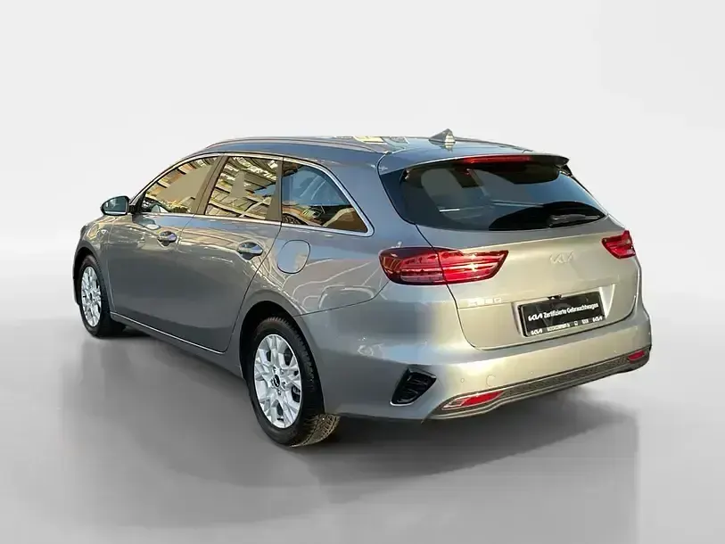 Gebraucht Kia Ceed 140 PS (102 kW) 2025 Silber Kleinwagen