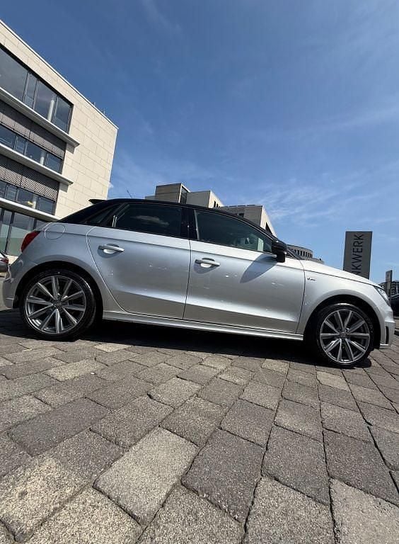 Silber Gebraucht 2013 Audi A1 S-Line Kleinwagen | 10.999 € (Fairer Preis) - Bild 1/4
