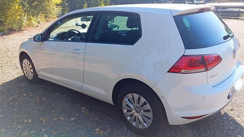 Gebraucht VW Golf VII Trendline 86 PS (63 kW) 2013 Weiß Limousine