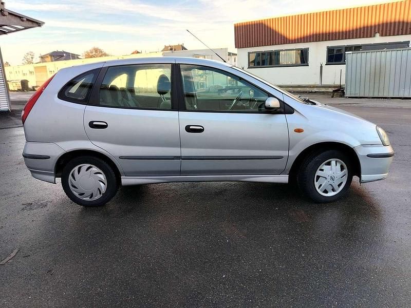 Gebraucht Nissan Almera Tino Acenta+ 116 PS (85 kW) 2005 Silver (m) Van / Kleinbus