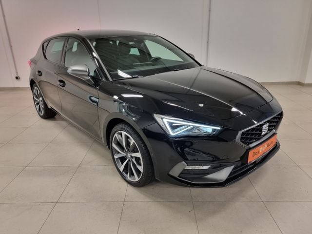 Schwarz Gebraucht 2021 Seat Leon ST FR Kombi | 30.370 € (Teuer) - Bild 1/4