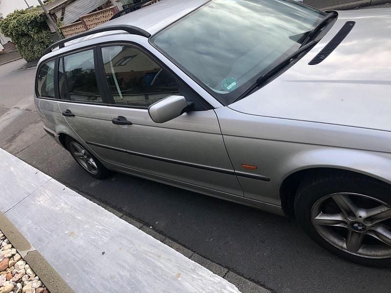 Gebraucht BMW 318 118 PS (86 kW) 2001 Silber Kombi