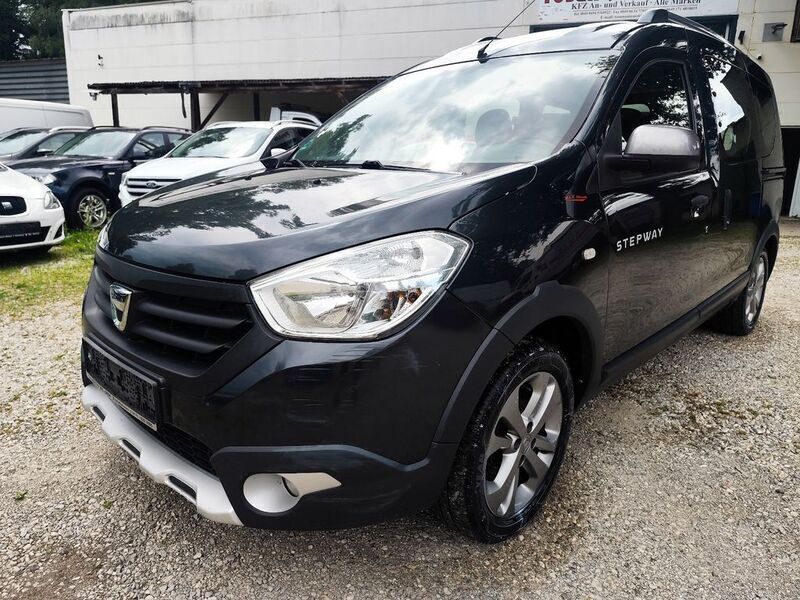 Grau Gebraucht 2015 Dacia Dokker Stepway Van | 4.990 € (Superpreis) - Bild 1/4