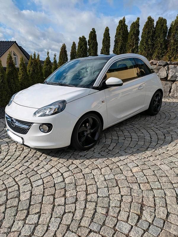 Weiß Gebraucht 2015 Opel Adam Kleinwagen | 6.900 € (Etwas zu teuer) - Bild 1/4