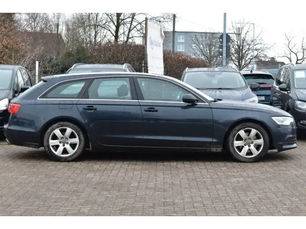 Gebraucht Audi A6 204 PS (150 kW) 2012 Mondscheinblau (metallic) Kombi
