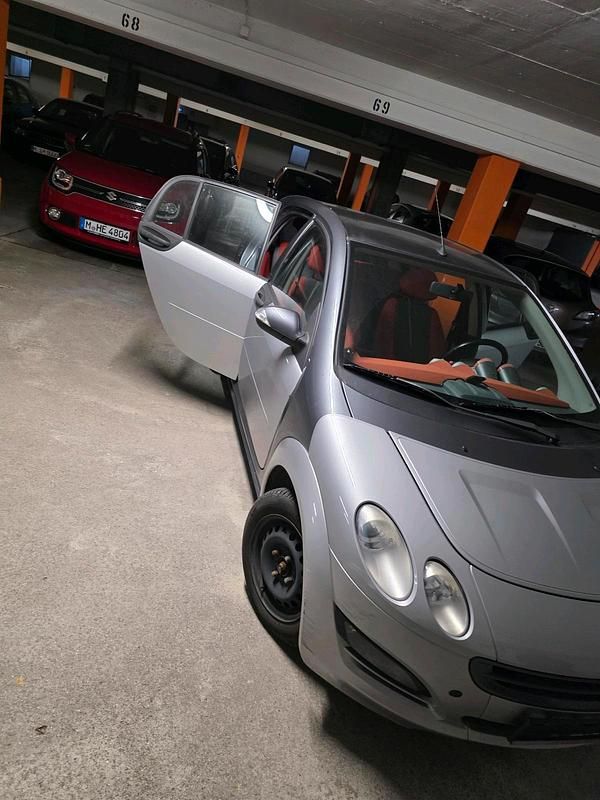 Silber Gebraucht 2025 Smart ForFour Kleinwagen | 3.250 € - Bild 1/4