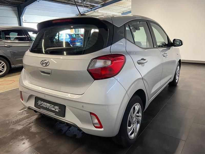 Gebraucht Hyundai i10 Select 67 PS (49 kW) 2021 Silber Kleinwagen