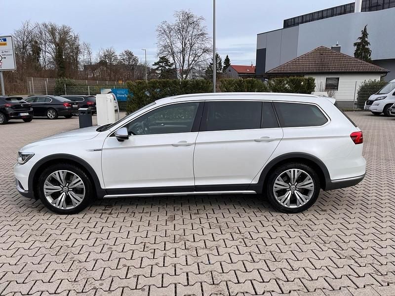 Gebraucht VW Passat Alltrack 230 PS (169 kW) 2017 Weiß Kombi