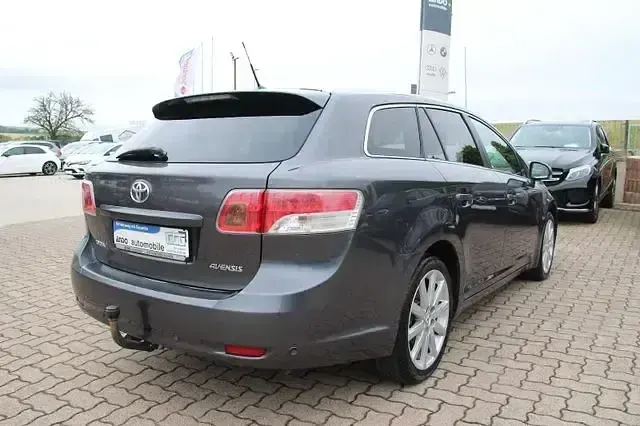 Gebraucht Toyota Avensis Executive 150 PS (110 kW) 2009 Grau Kombi