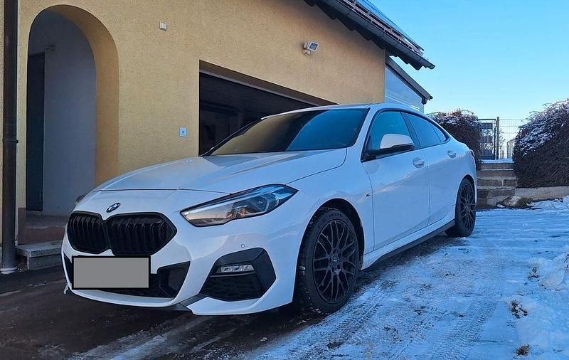 Weiß Gebraucht 2021 BMW 218 Performance Coupé | 19.000 € (Fairer Preis) - Bild 1/4