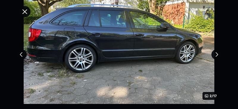 Gebraucht Skoda Superb 170 PS (125 kW) 2012 Schwarz Kombi