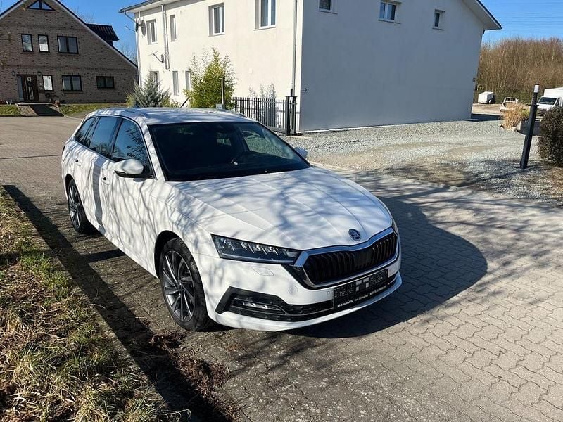 Gebraucht Skoda Octavia First Edition 150 PS (110 kW) 2020 Weiß Kombi
