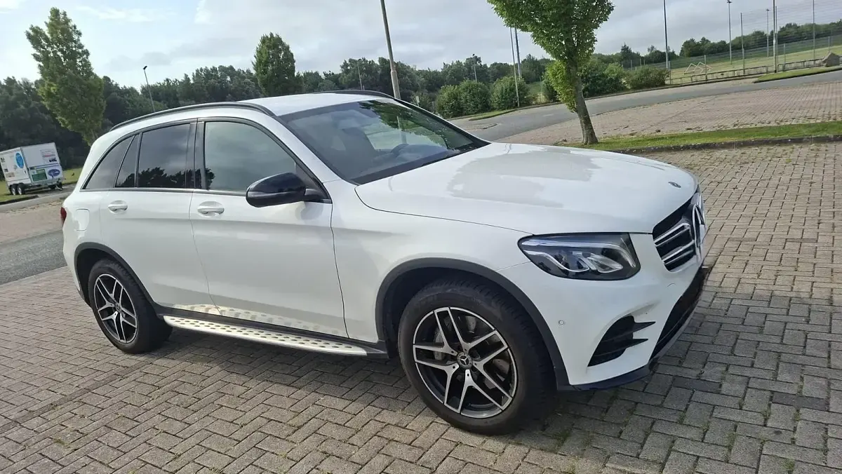Gebraucht Mercedes GLC250 211 PS (155 kW) 2018 Weiß SUV