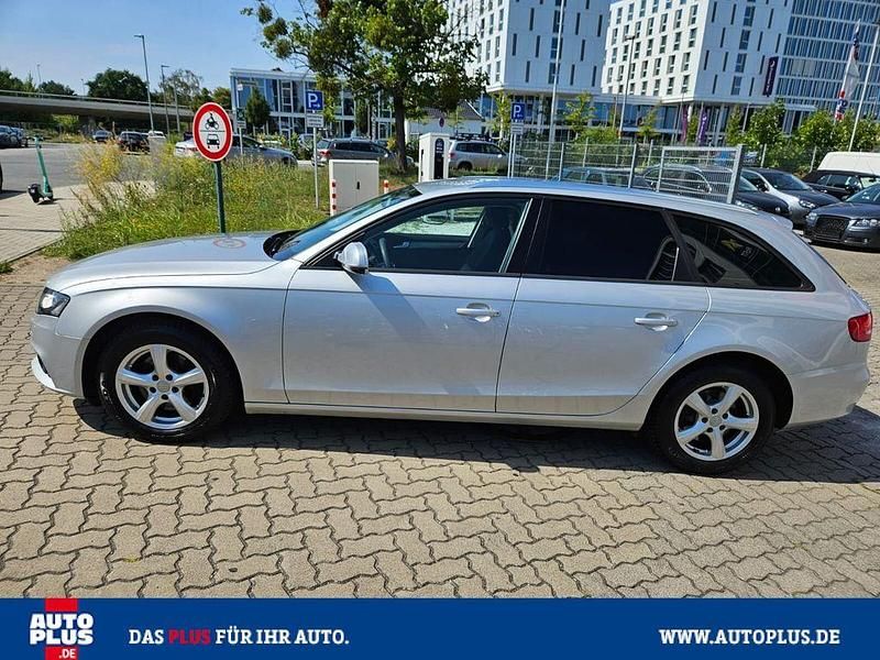 Gebraucht Audi A4 Ambiente 120 PS (88 kW) 2012 Ice silver (metallic) Kombi