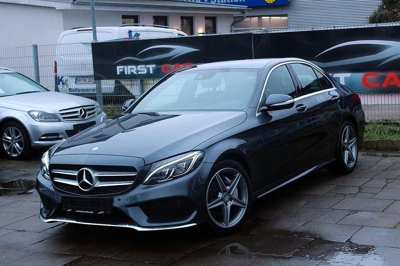 Grau Gebraucht 2015 Mercedes C180 AMG line Limousine | 19.790 € (Etwas zu teuer) - Bild 1/4