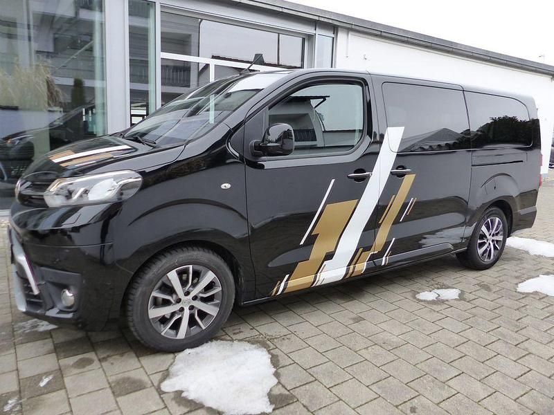 Gebraucht Toyota Proace Verso 144 PS (105 kW) 2022 Schwarz Kombi
