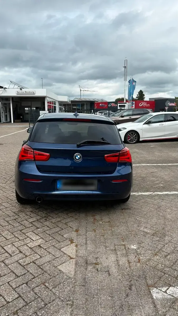 Gebraucht BMW 116 Advantage 109 PS (80 kW) 2017 Blau Kleinwagen