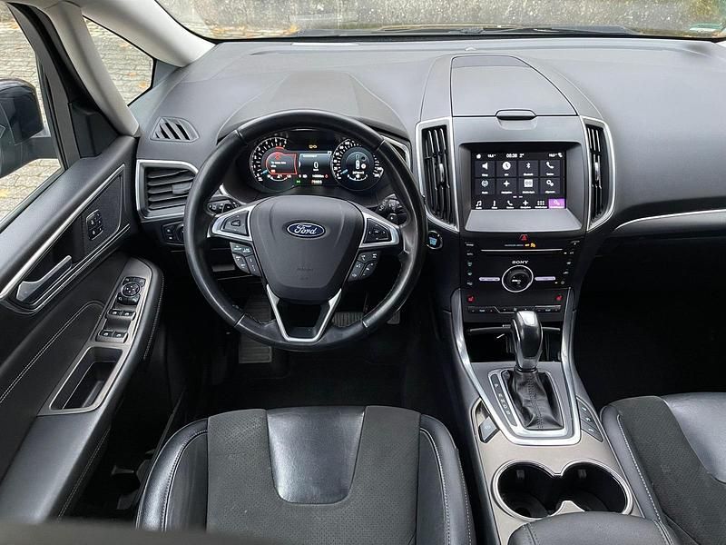 Schwarz Gebraucht 2016 Ford S-MAX S Van / Kleinbus | 12.400 € (Superpreis) - Bild 1/4