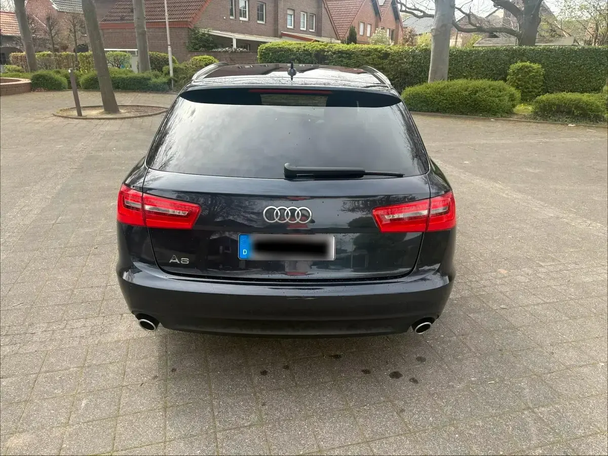 Gebraucht Audi A6 204 PS (150 kW) 2012 Blau Kombi