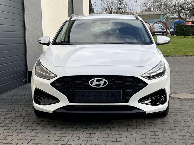 Neu Hyundai i30 150 PS (110 kW) 2026 Metallic gegen aufpreis Kombi