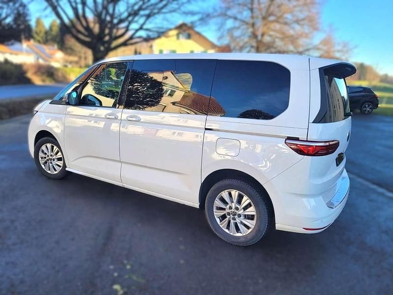 Gebraucht VW Multivan Family 150 PS (110 kW) 2024 Weiß Van