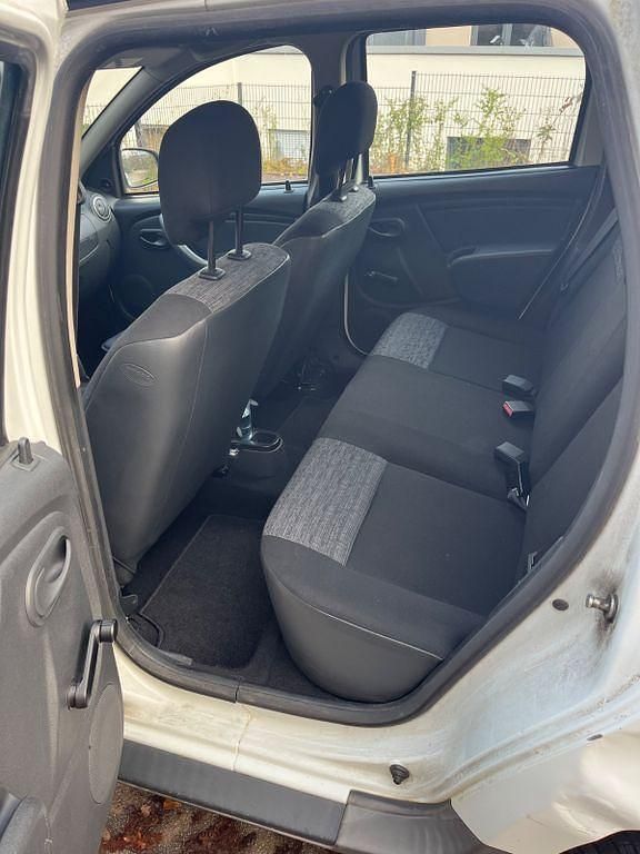 Second-hand Dacia Duster 105 CP (77 kW) 2013 Negru SUV