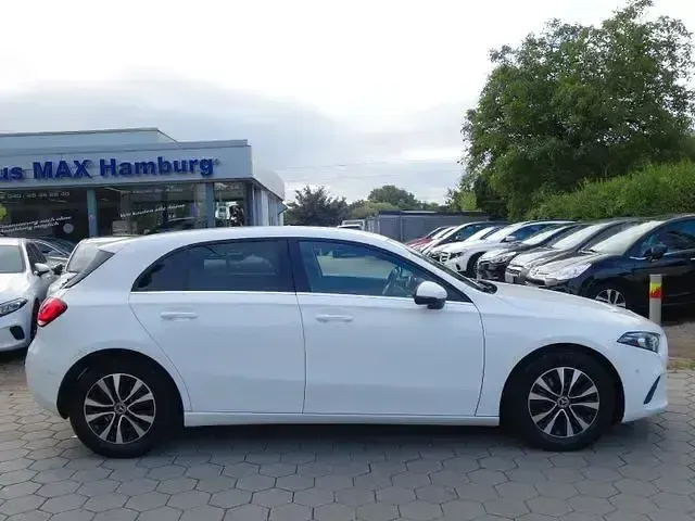 Gebraucht Mercedes A180 116 PS (85 kW) 2022 Andere Limousine