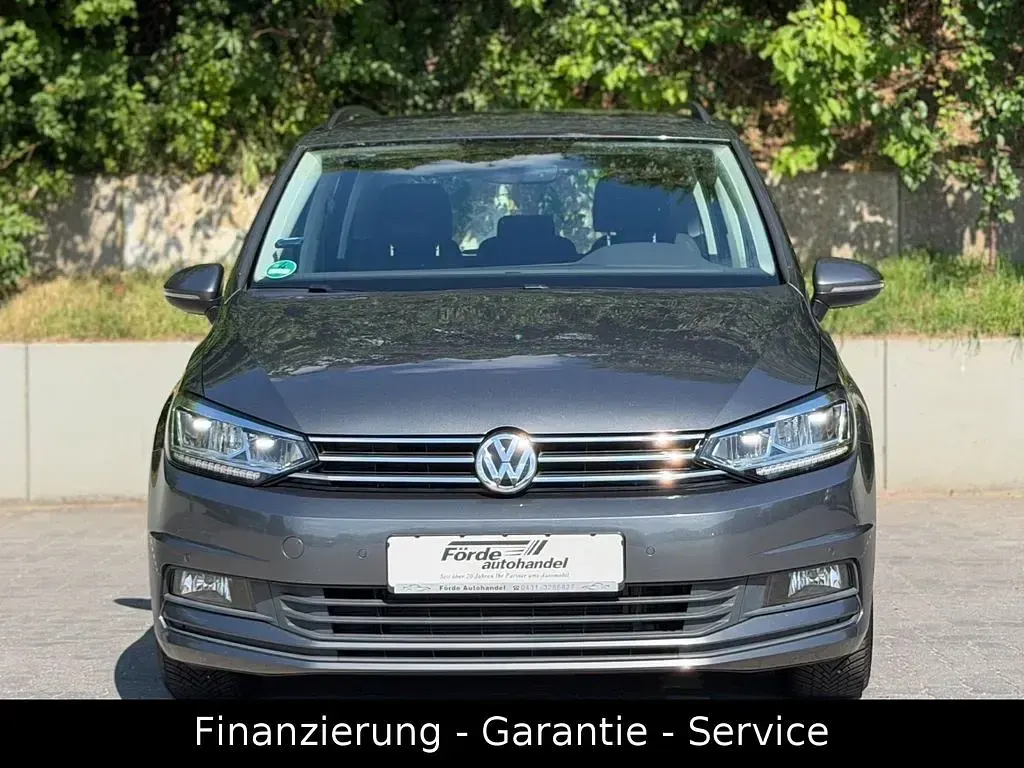 Gebraucht VW Touran Comfortline 150 PS (110 kW) 2019 Indiumgrau Van / Kleinbus