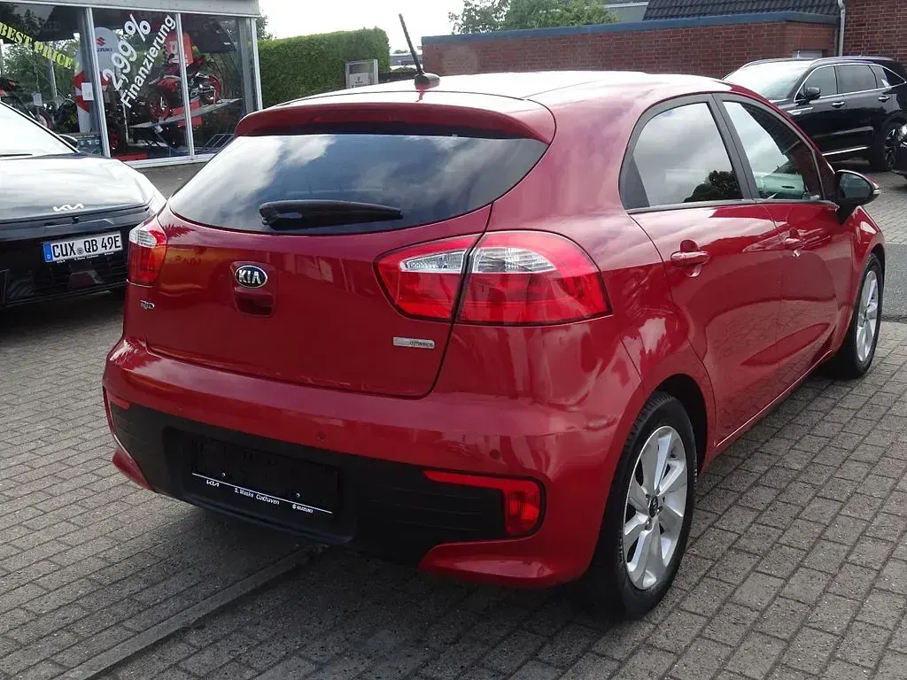Gebraucht Kia Rio 84 PS (61 kW) 2016 Rot Kleinwagen