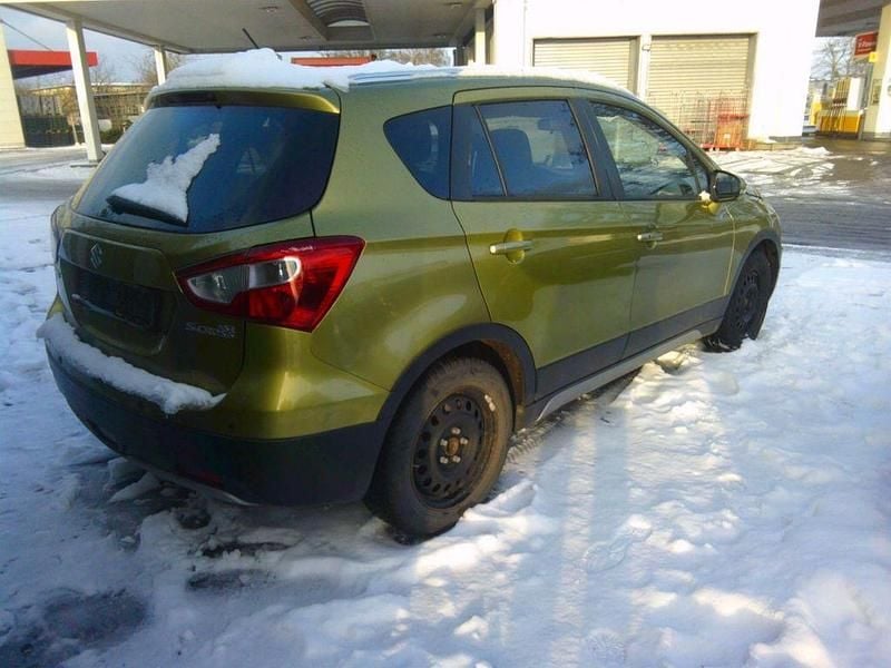 Gebraucht Suzuki SX4 120 PS (88 kW) 2015 Grün SUV
