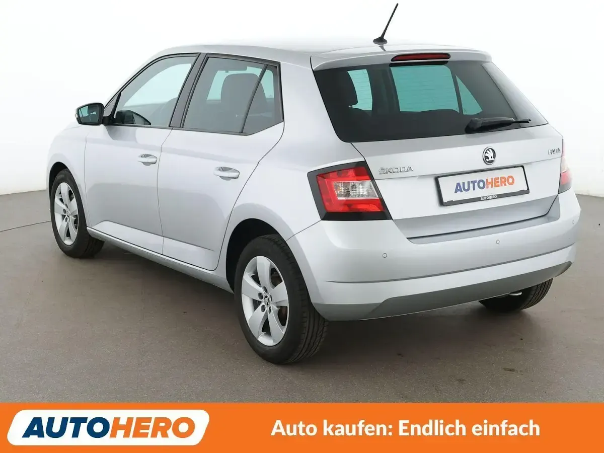 Gebraucht Skoda Fabia Ambition 75 PS (55 kW) 2016 Grau Kleinwagen