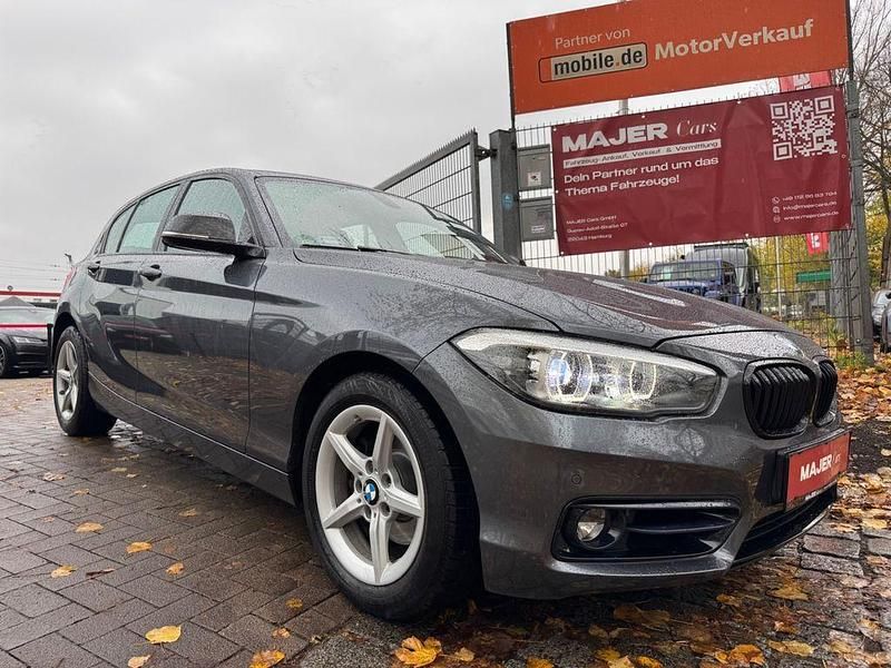 Grau Gebraucht 2018 BMW 120 Sport Line Kleinwagen | 19.890 € (Fairer Preis) - Bild 1/4